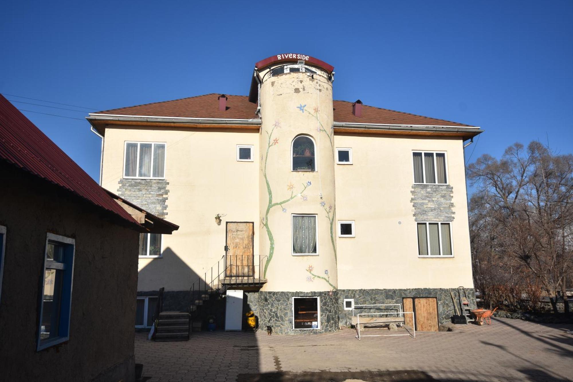 Riverside Karakol Exterior foto